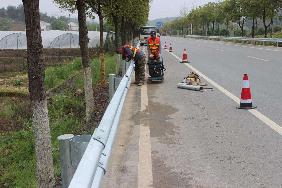 公路波形护栏平时应该怎么守护呢？？？