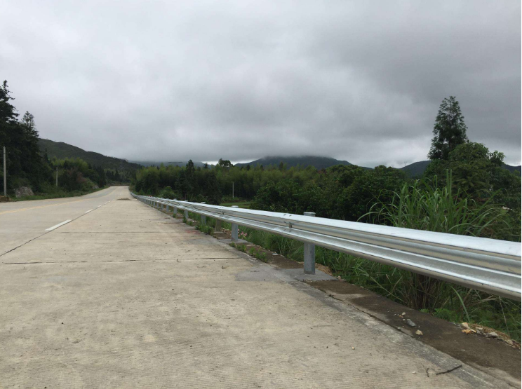 路线波形护栏