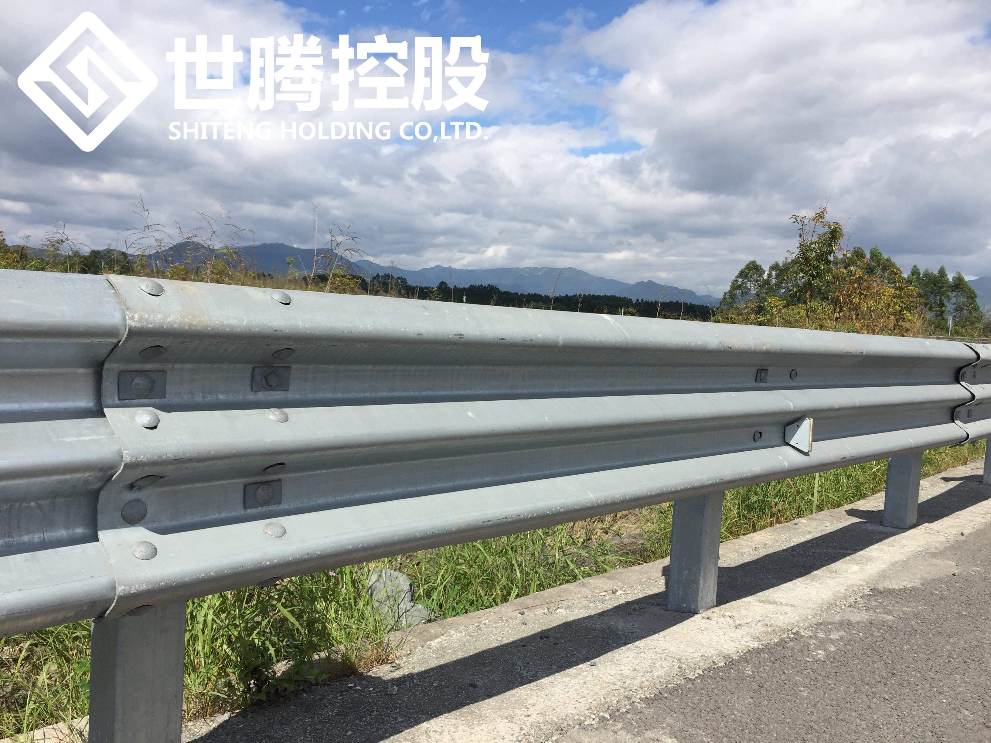 应该若何进行规范化设置路线护栏？
